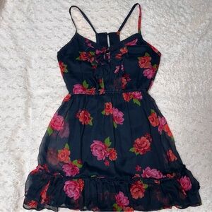 NWOT Hollister floral dress (women’s size small)
